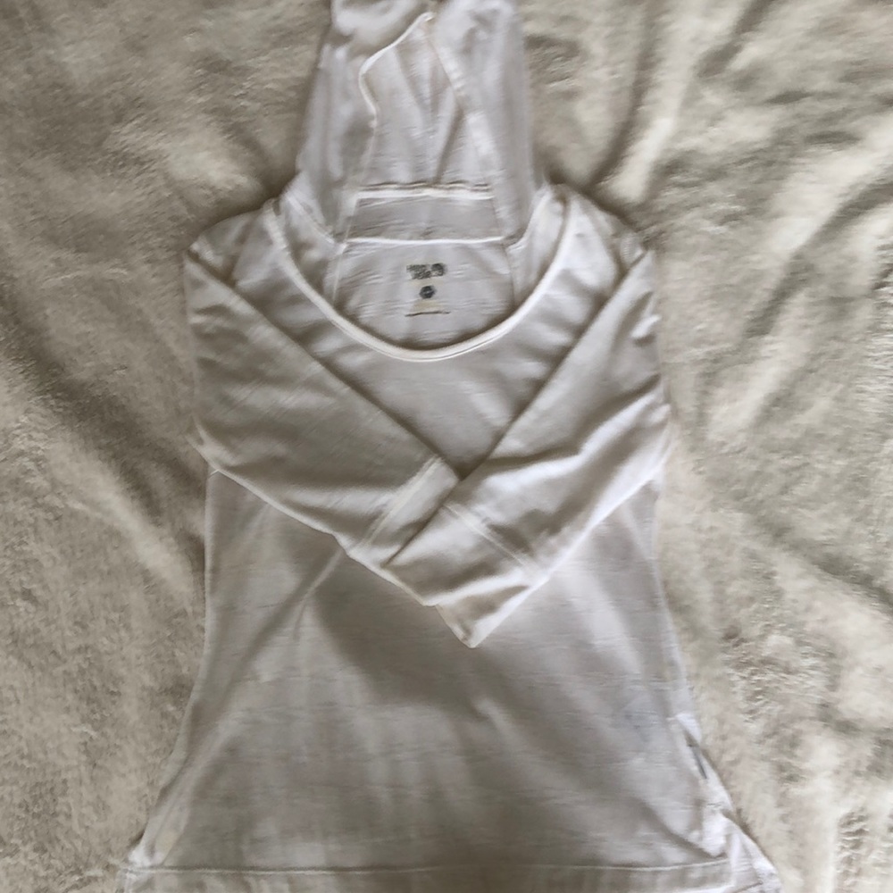 Cute hooded sweater from mountain hard wear